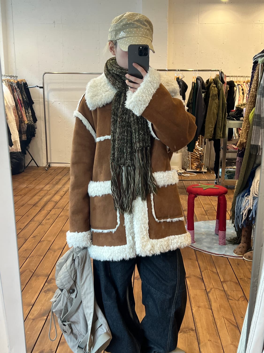 카멜 뽀글이 리버시블 미디 무스탕 상품이미지1