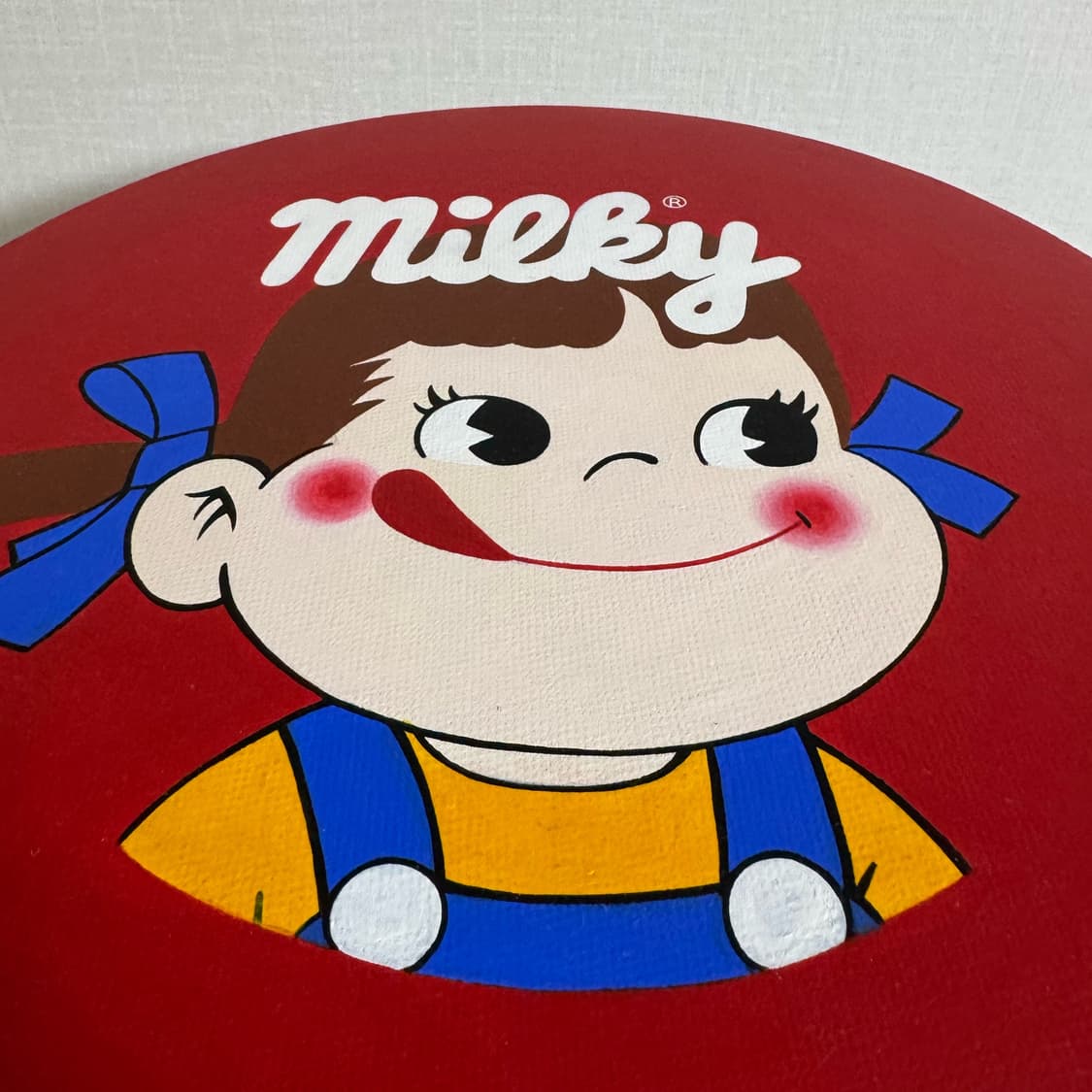 직접 그린 밀키 페코짱 캔버스 원형 액자 판넬 30cm 상품이미지4