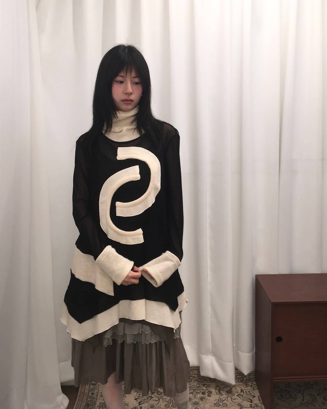 블랙 시스루 하이넥 니트 상품이미지2