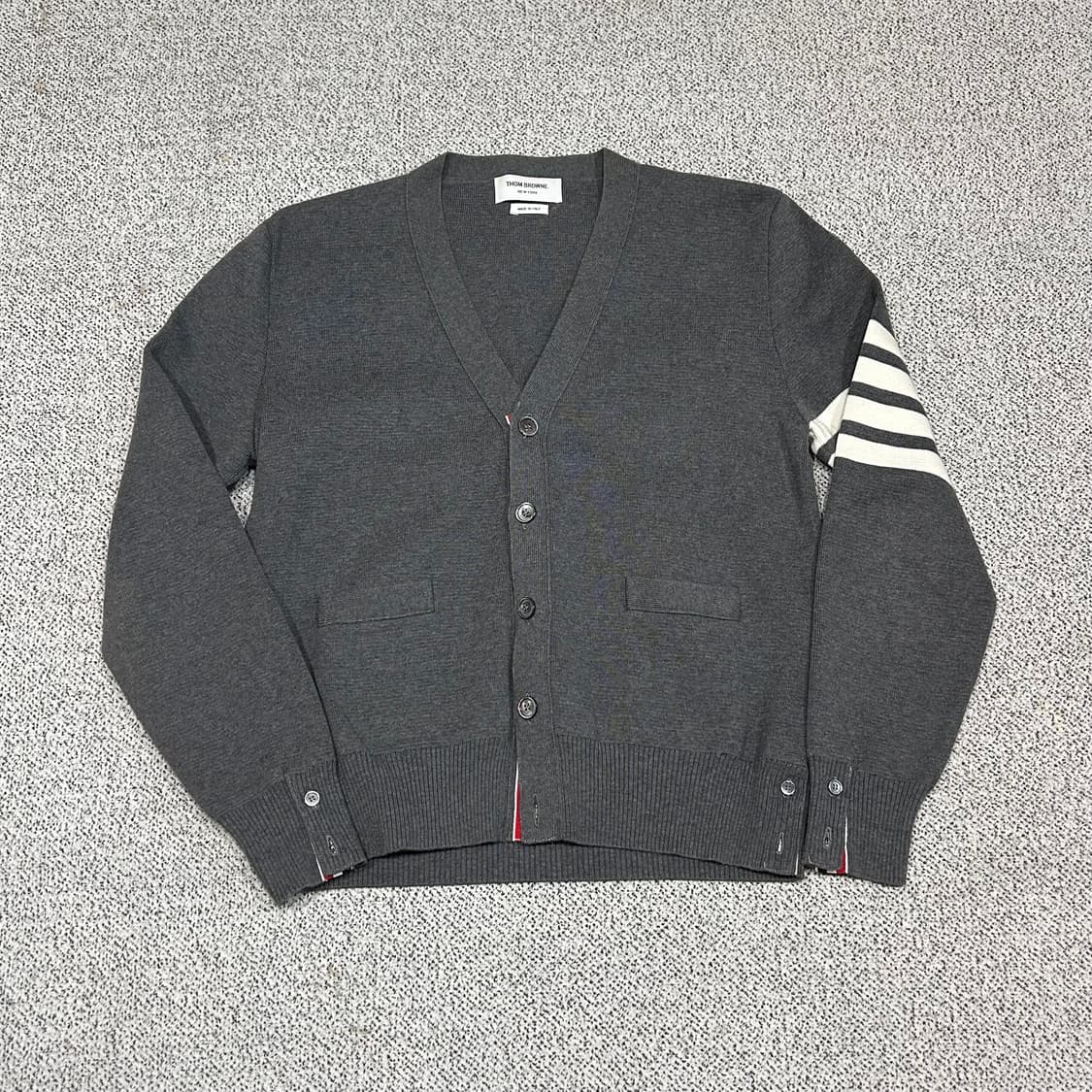 톰브라운 가디건 상품이미지1