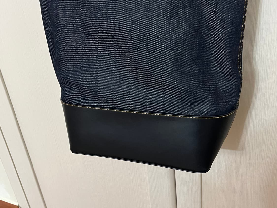 아페쎄 악셀 스몰 토트백(썸백 제공) 상품이미지3