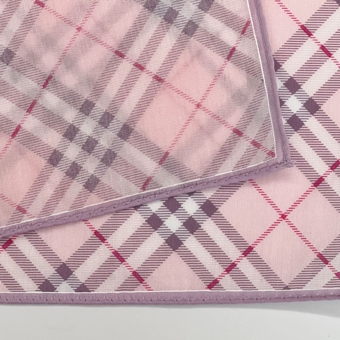(새상품) burberry /버버리 쁘띠스카프 손수건 상품이미지4