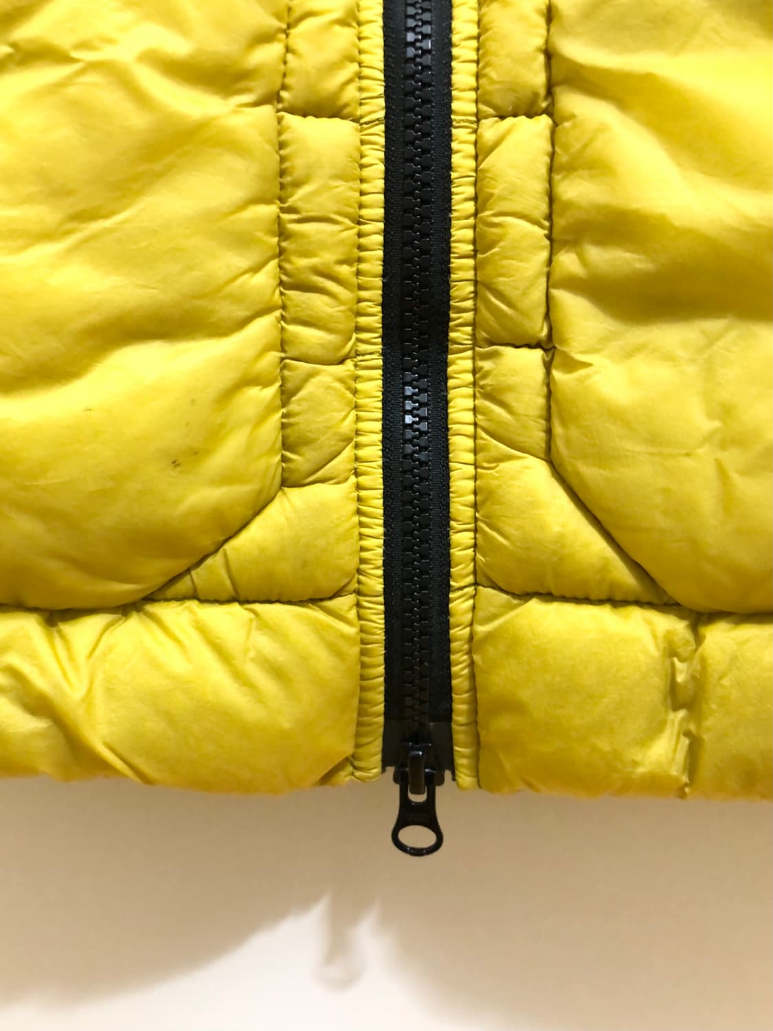 [M] 스톤아일랜드 가먼트다이드 패딩조끼 베스트 옐로우 상품이미지10