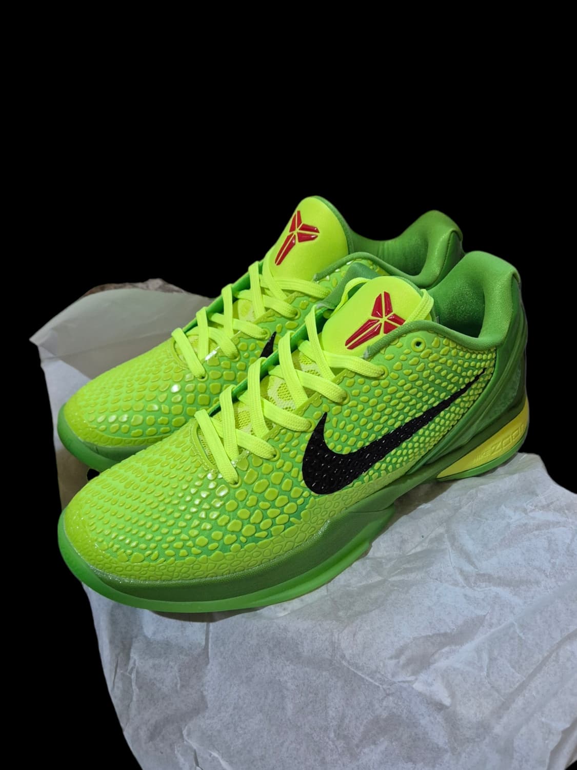 나이키 코비6 그린치 285 상품이미지2