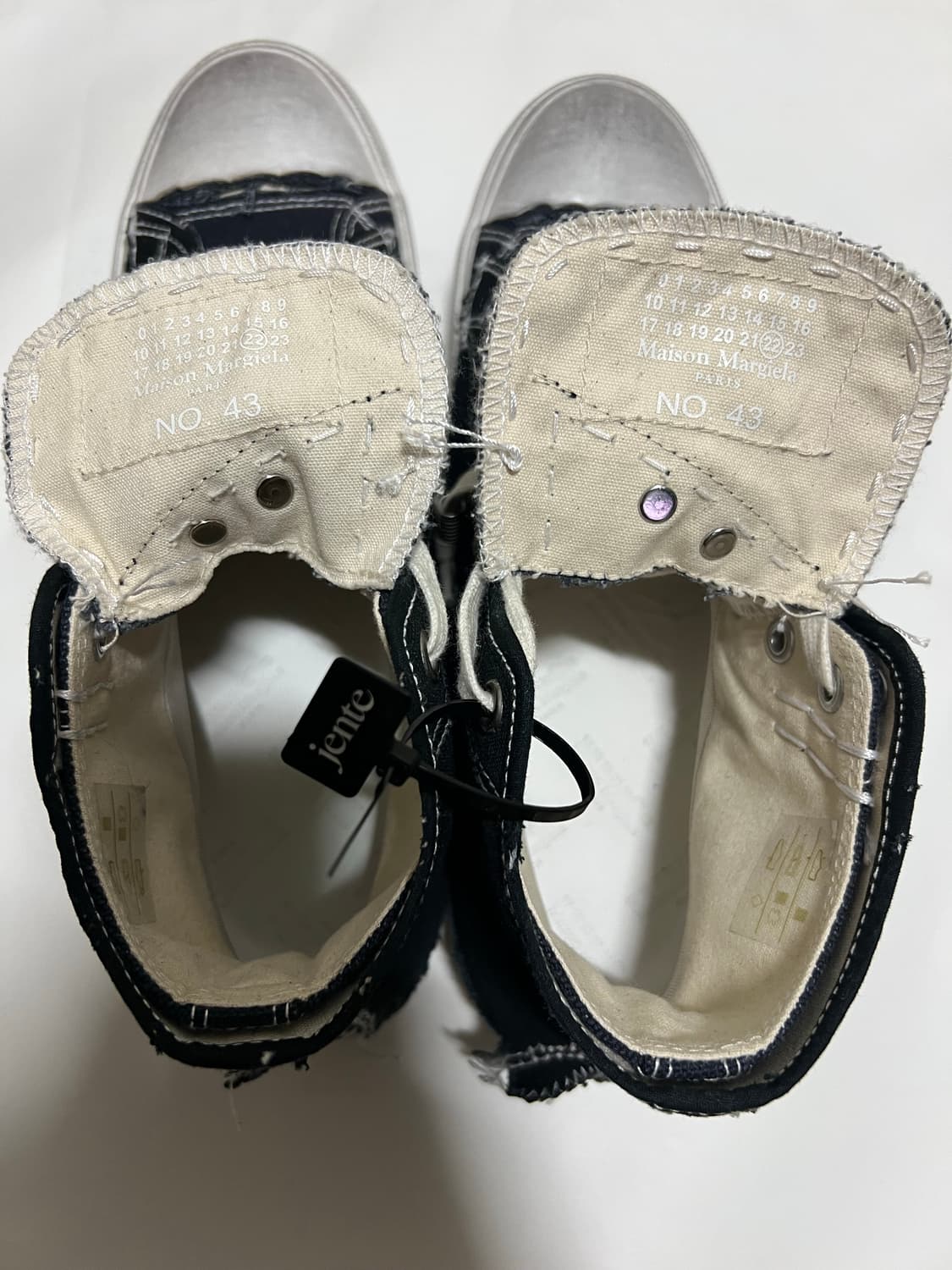 마르지엘라 25fw Loved to death 스니커즈 43size 상품이미지4