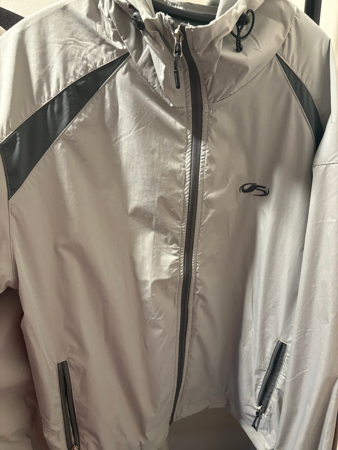 필루미네이트 바람막이 급처  상품이미지1