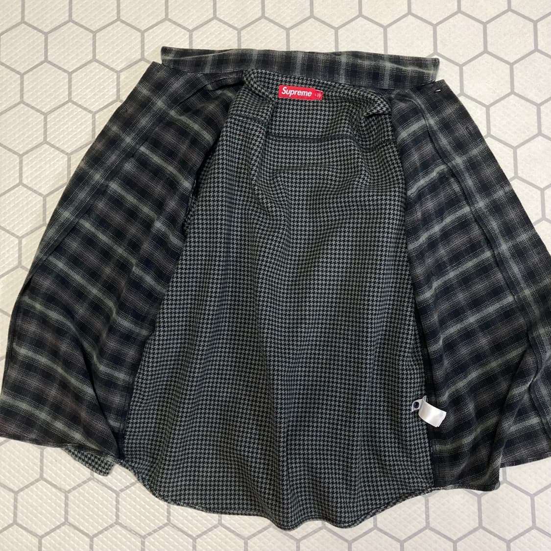 (L) 슈프림 23FW 하운드투스 플레이드 플란넬 셔츠 블랙 상품이미지4