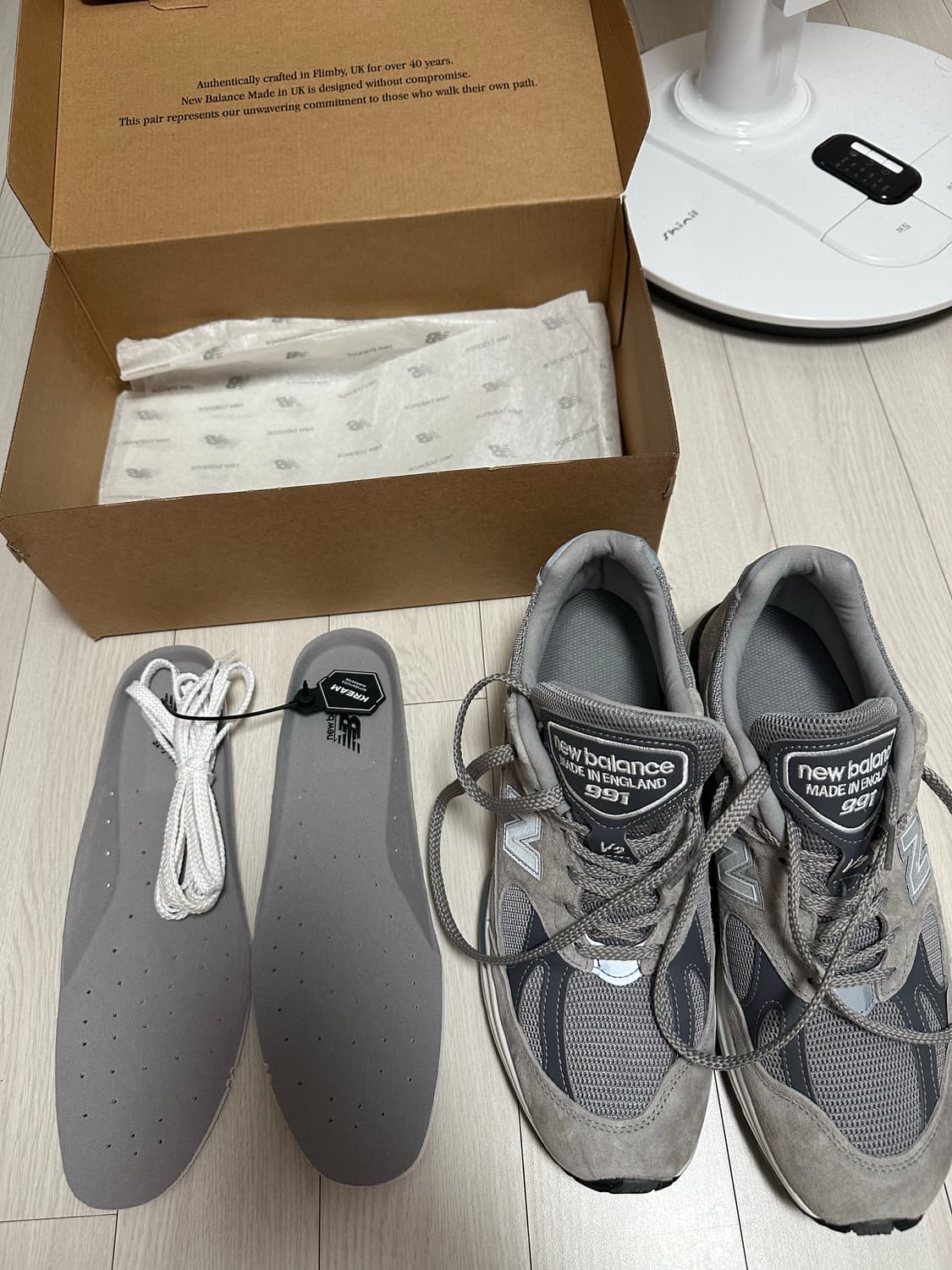 뉴발란스 991 v2 그레이 사이즈 280 팝니다 상품이미지1