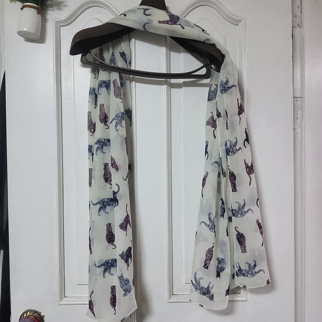 새상품 미센스 고양이 패턴 시스루 스카프 43,000->13,000. 상품이미지5