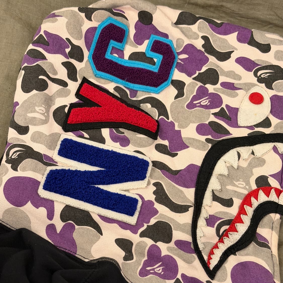 Bape Pullover Shark Hoodie NYC 상품이미지4