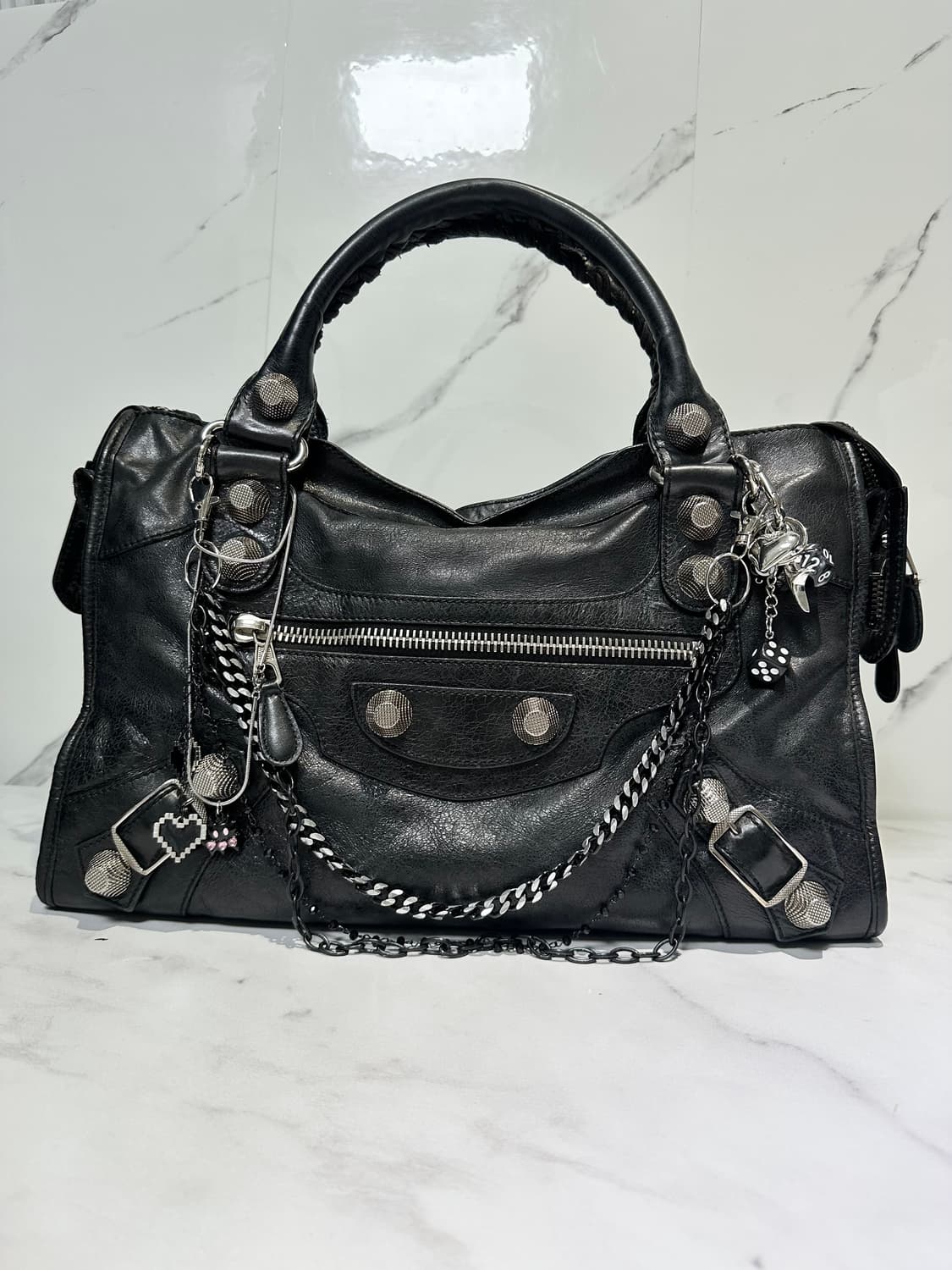 [A 정품] 발렌시아가 자이언트 시티 모터백 미디움 블랙 상품이미지5