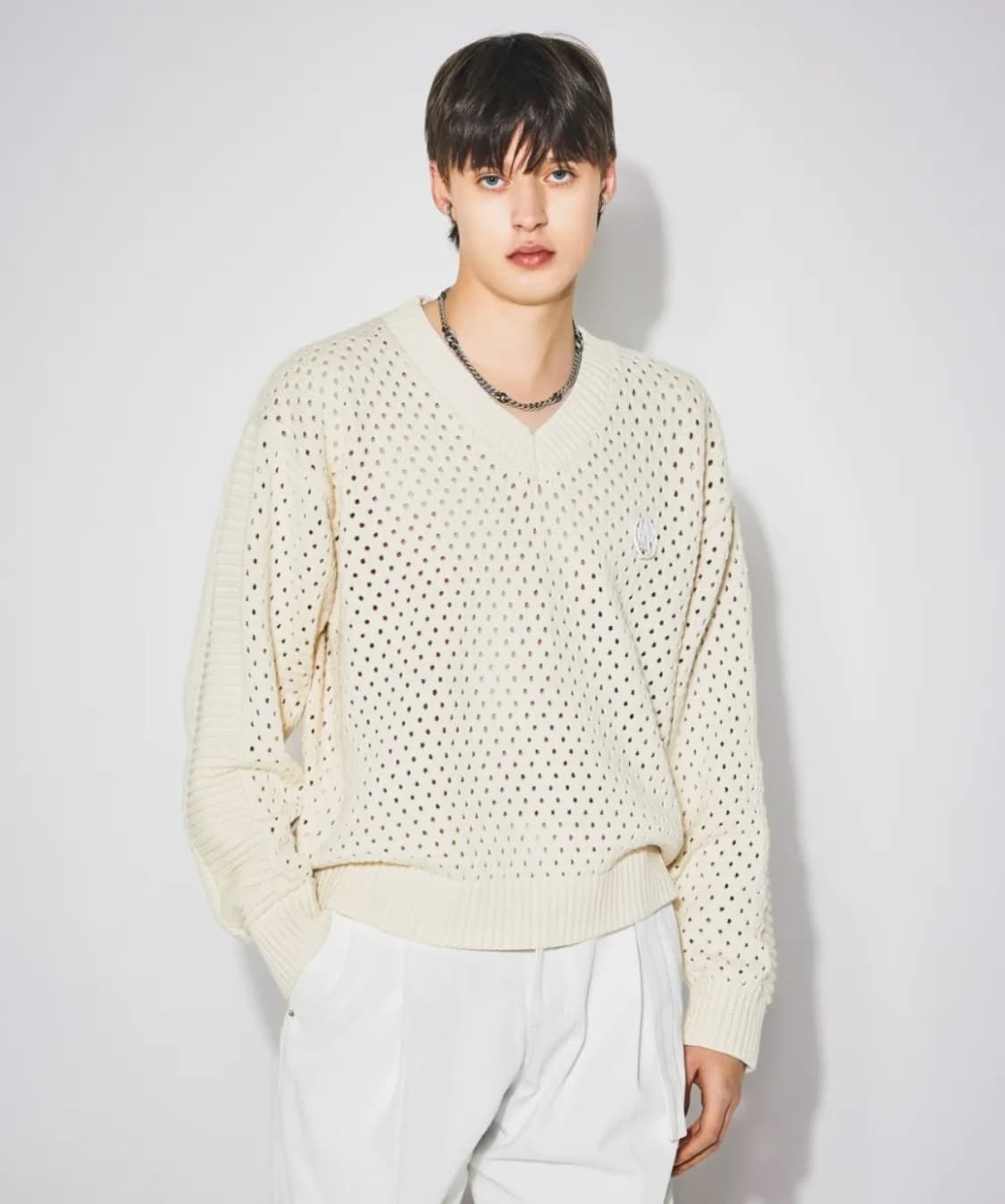 PUNCHING V-NECK KNIT (L) 상품이미지1