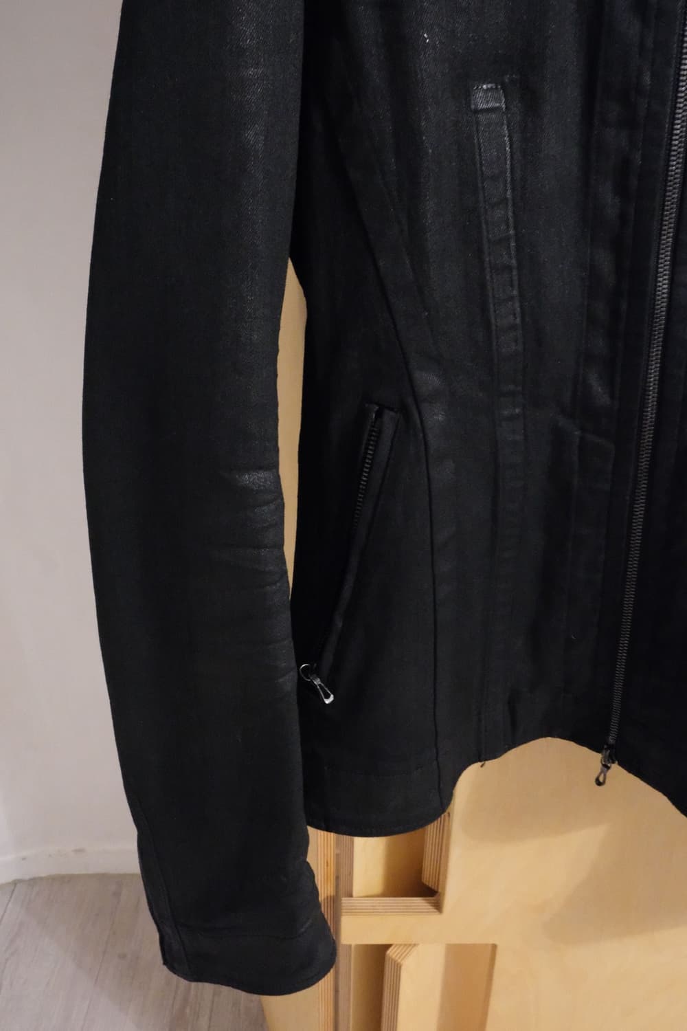 JULIUS Seamed Coated Jacket 상품이미지5