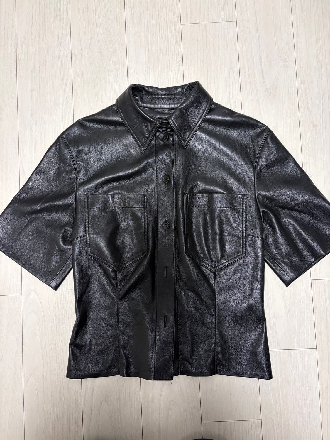 나누슈카 숏 슬리브 포우 가죽 셔츠 상품이미지4