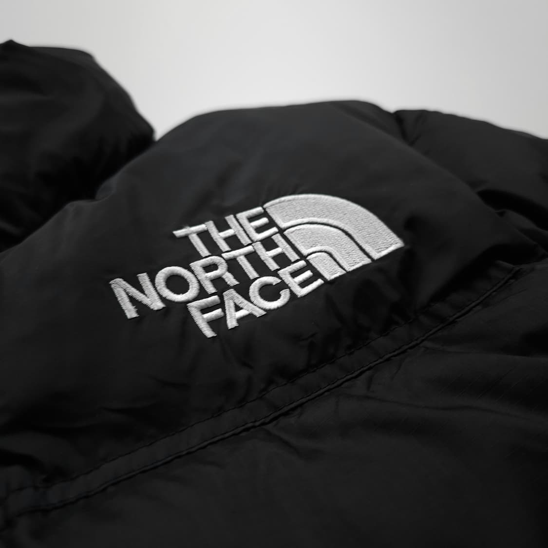 노스페이스 우먼스 1996 에코 눕시 다운 푸퍼 숏 패딩 상품이미지3