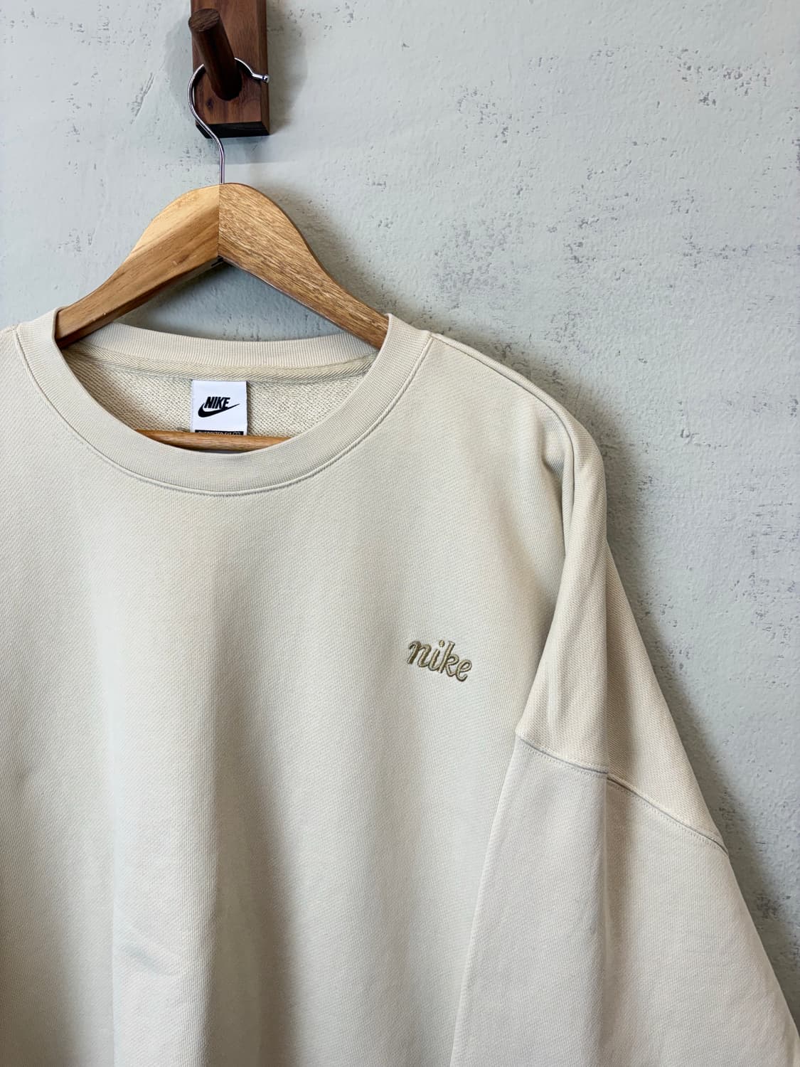 나이키 오버사이즈드 아이보리 맨투맨 상품이미지3