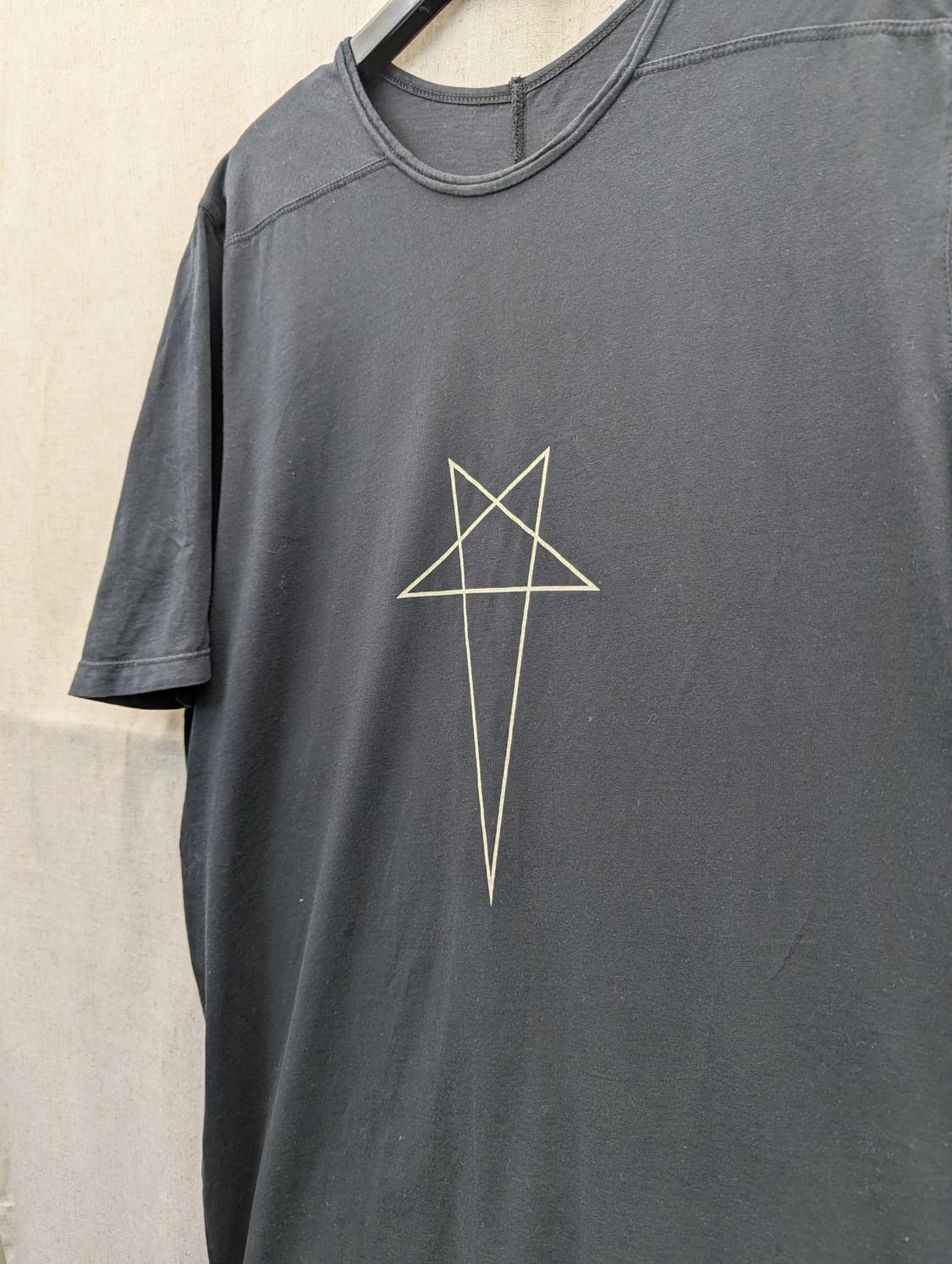 릭오웬스 블랙 오망성 프린팅 반팔 티셔츠 상품이미지3