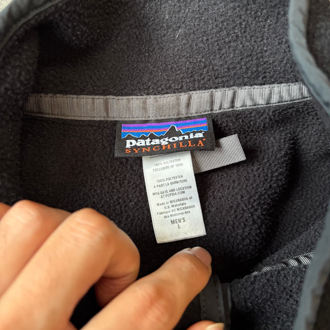 파타고니아 정품 블랙 신칠라 스냅티 상품이미지5