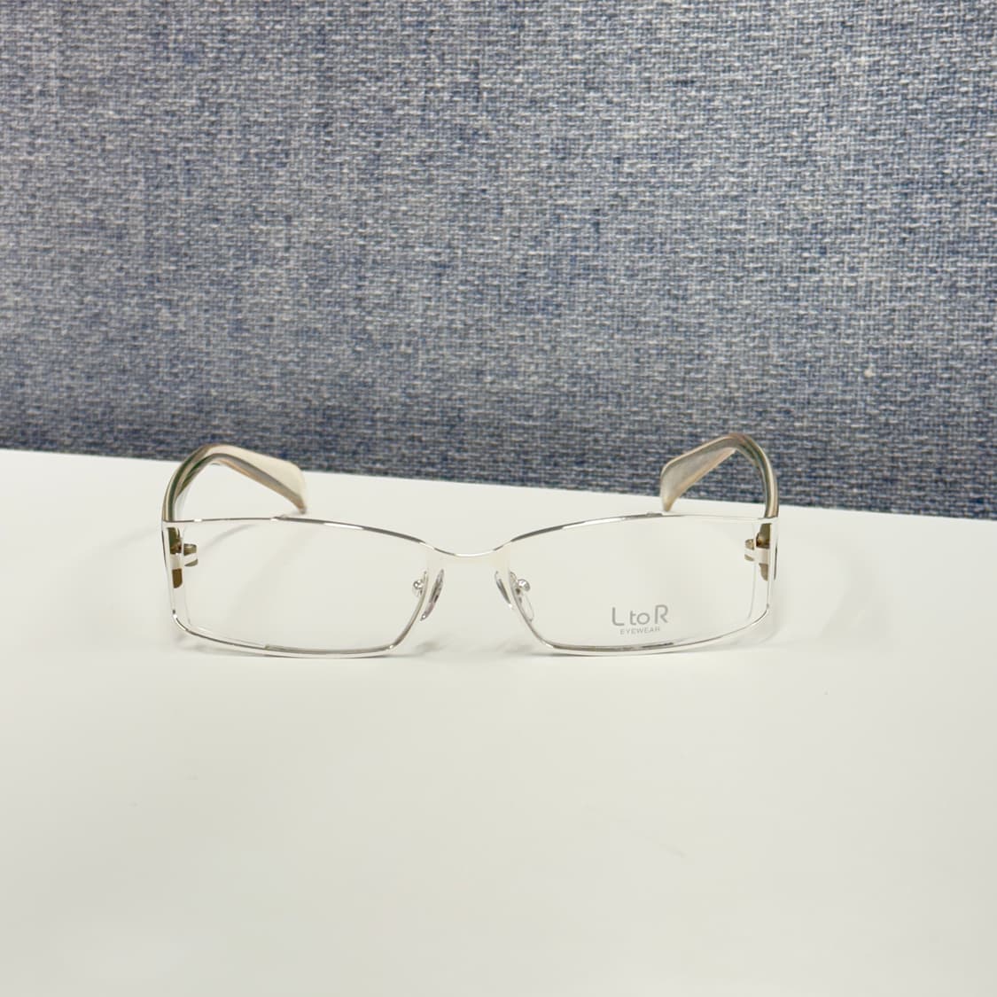 스포티한 무드의 실버 메탈 안경 상품이미지2