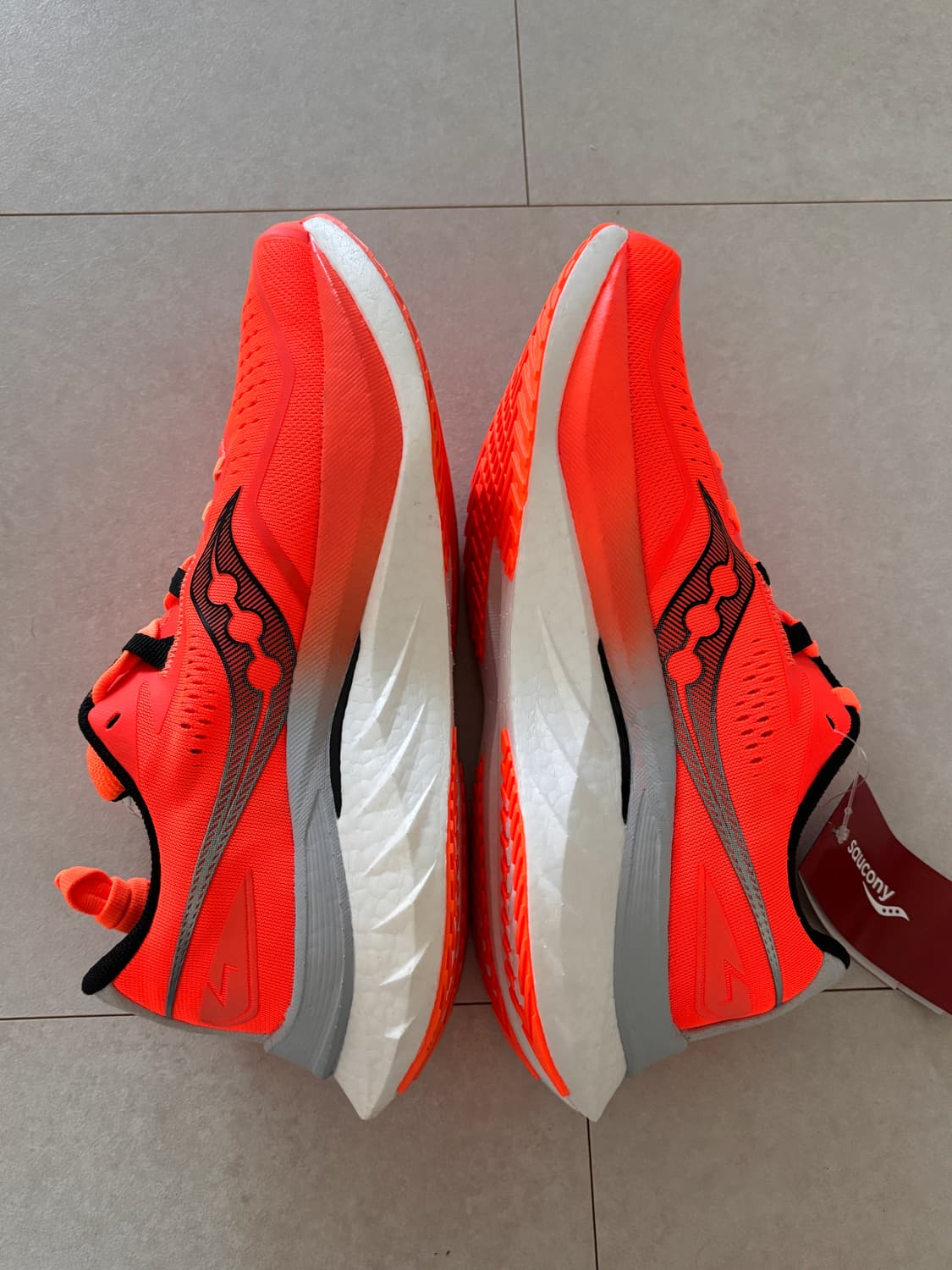 러닝화 여러 켤레 필요 없습니다 / 써코니 엔돌핀 스피드4 새상품 250 상품이미지3