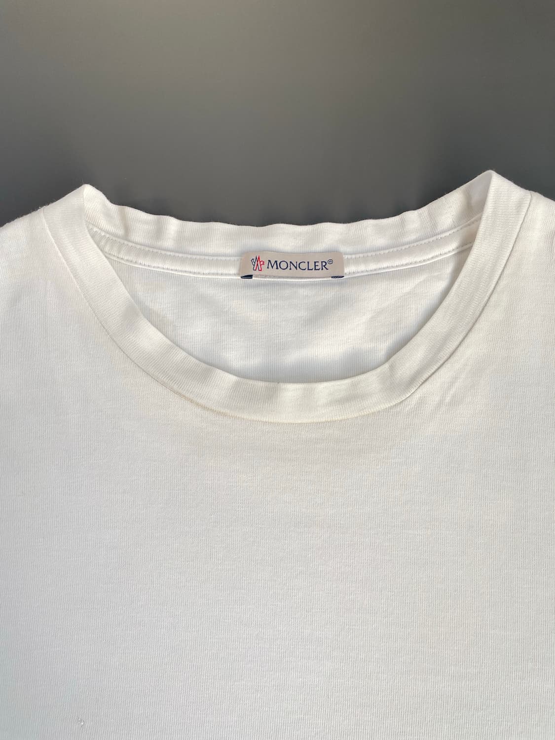 [L] 몽클레어 와펜 패치 사이드 지퍼 반팔 티셔츠 상품이미지8