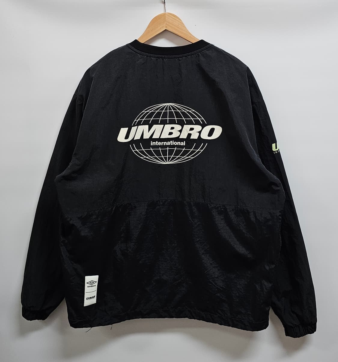 엄브로 우븐 크루넥 바람막이 100 상품이미지2