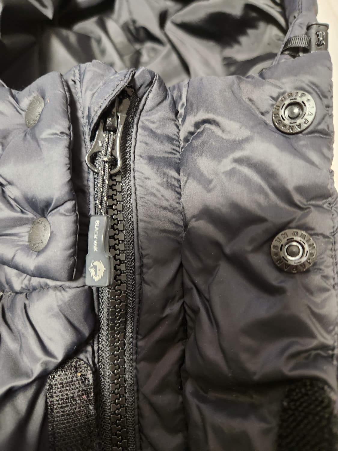 블랙야크 블랙 롱패딩 사이즈165(성인여성m정도)

여러 중고사이트에도  상품이미지6