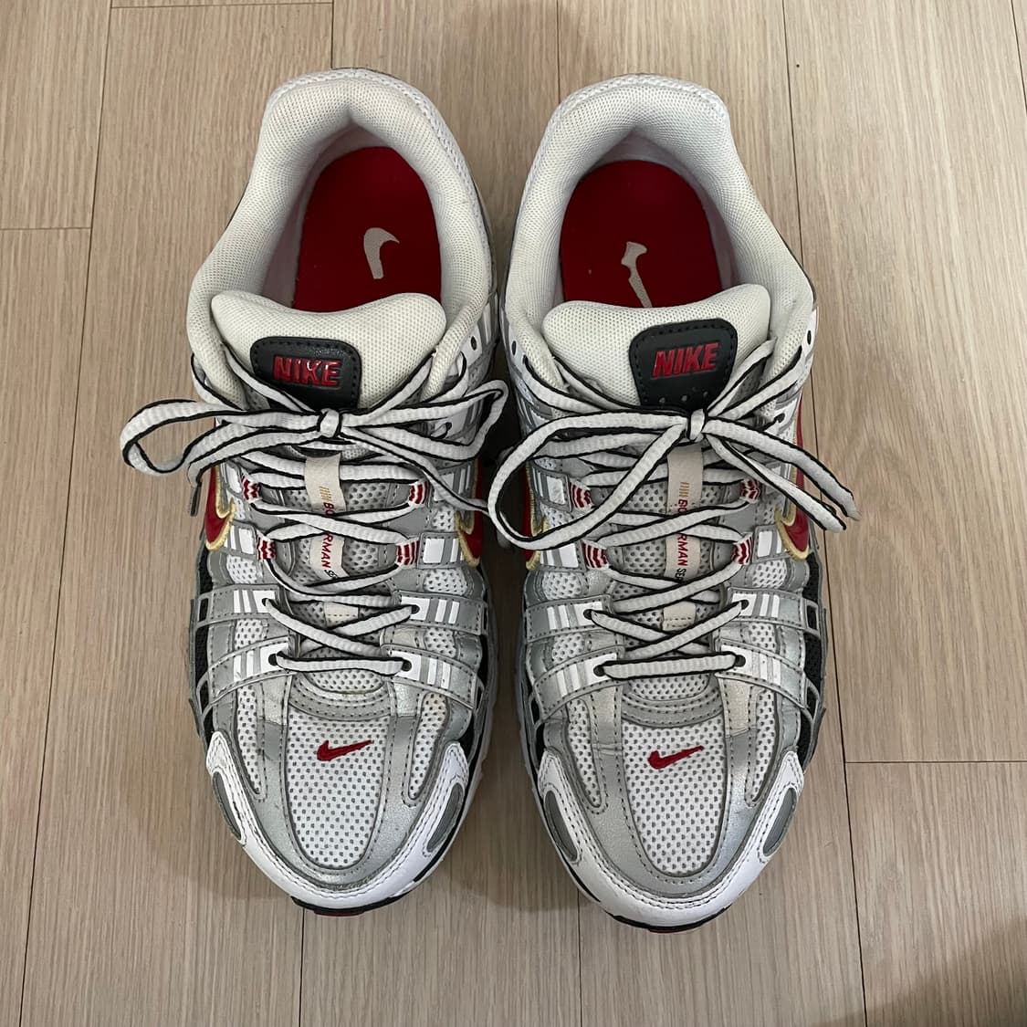 나이키 p6000 메탈릭 실버 레드 상품이미지2