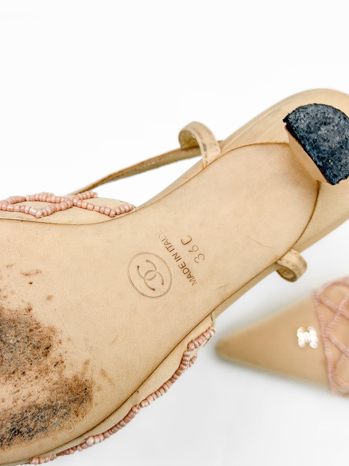 샤넬 CC 로고 비즈 새틴 스틸레토 슬링백 펌프스 상품이미지8