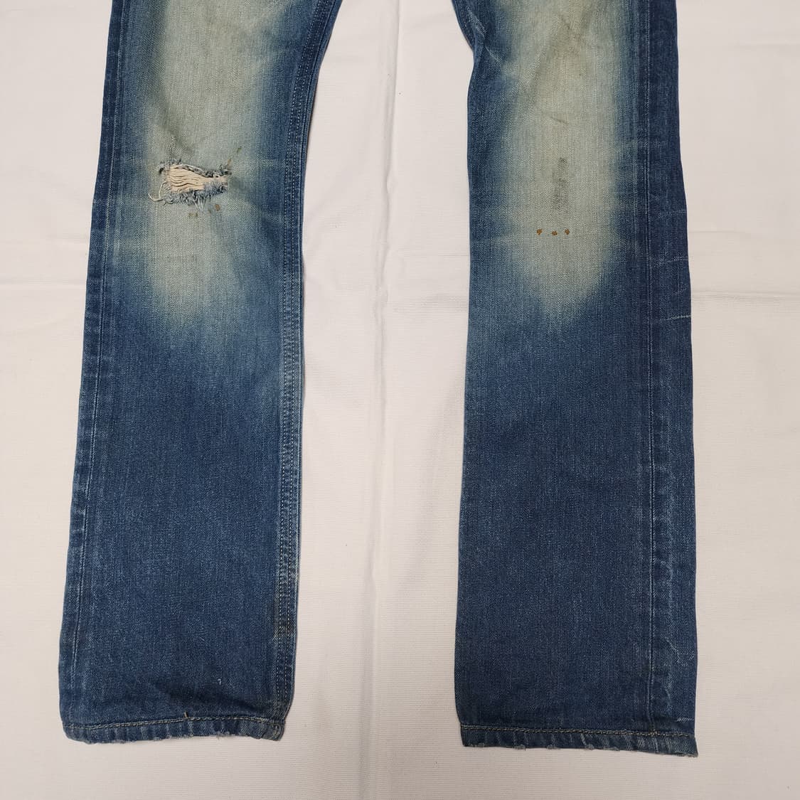 DIESEL 타바 디스트로이드 연청워싱 데님팬츠 상품이미지6