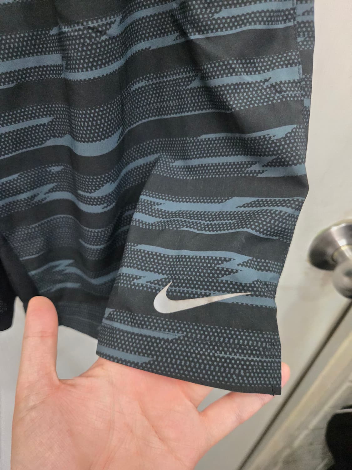 L,100 )) NIKE 나이키 반바지! 허리 고무줄~ 디자인 예뻐요~ 상품이미지3