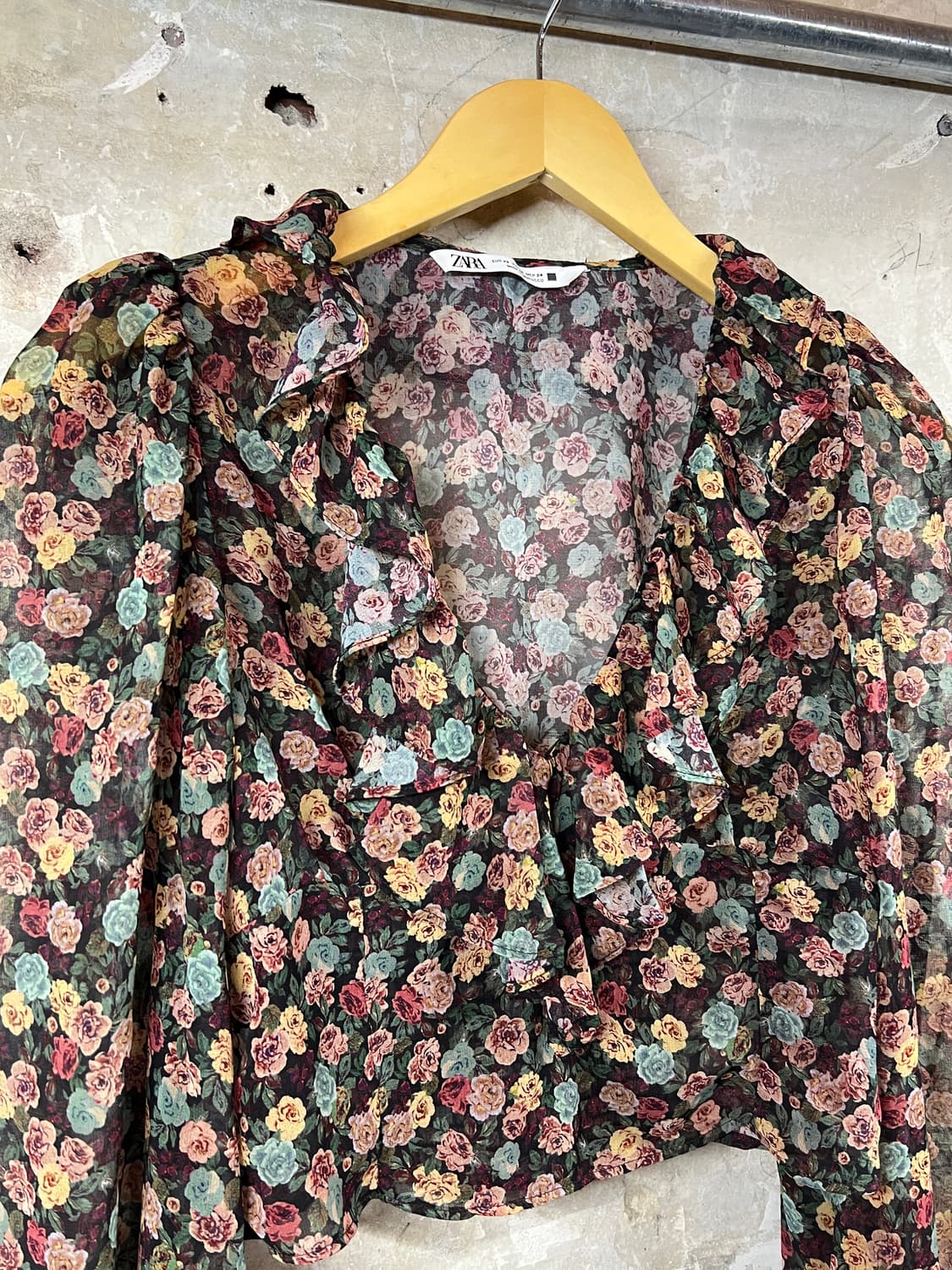 [ZARA] 쉬폰 플라워 크롭 블라우스 상품이미지3