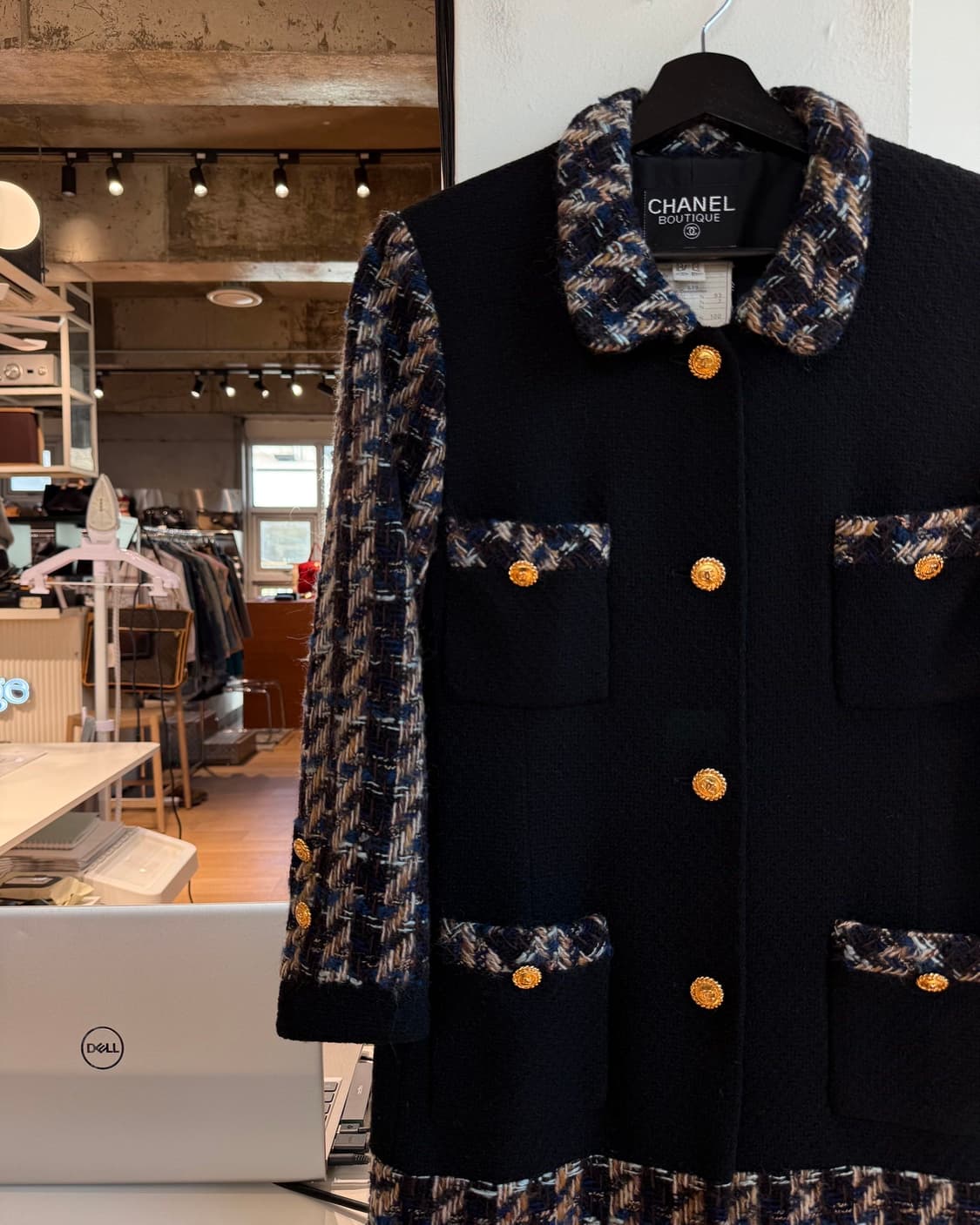 샤넬 부티크 네이비 트위드 수트 자켓  상품이미지4