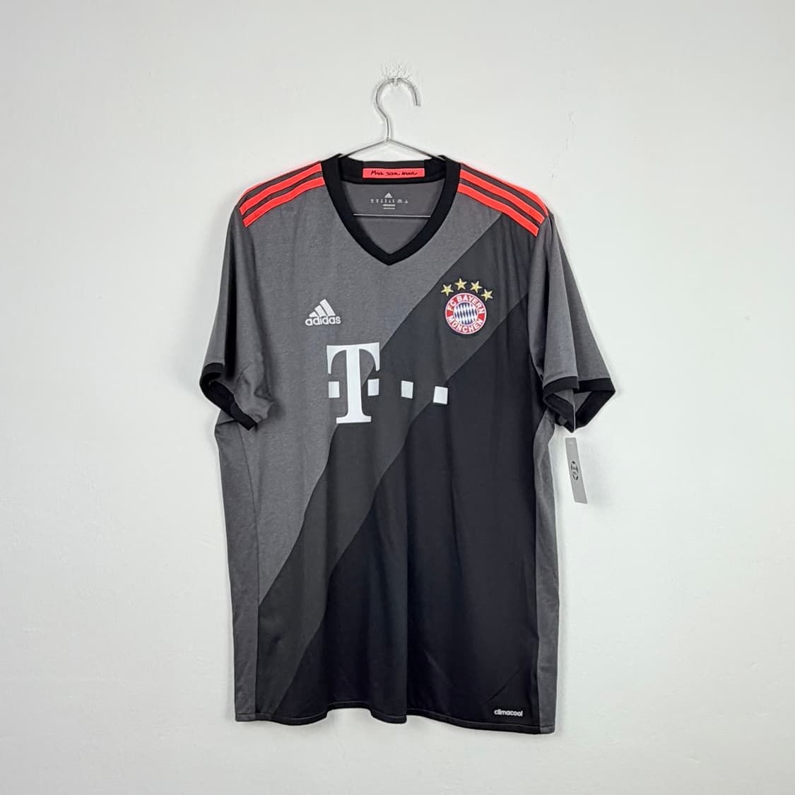 16-17 바이에른뮌헨 어웨이 로벤 유니폼 상품이미지4