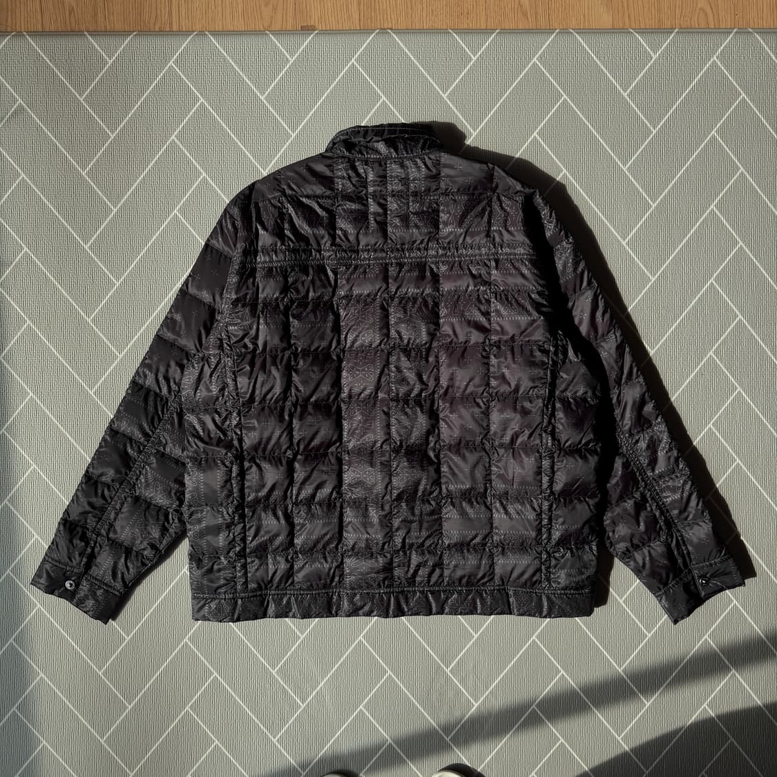 타이온 페이즐리 경량 패딩 상품이미지2