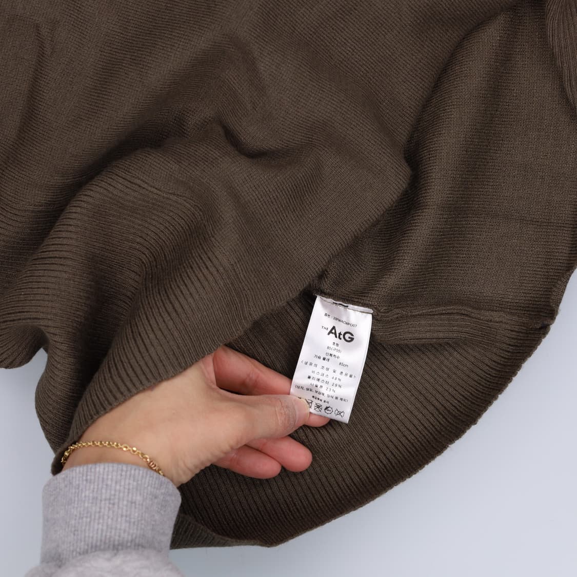 55 새상품 더엣지 여성 니트 0330H1 상품이미지4