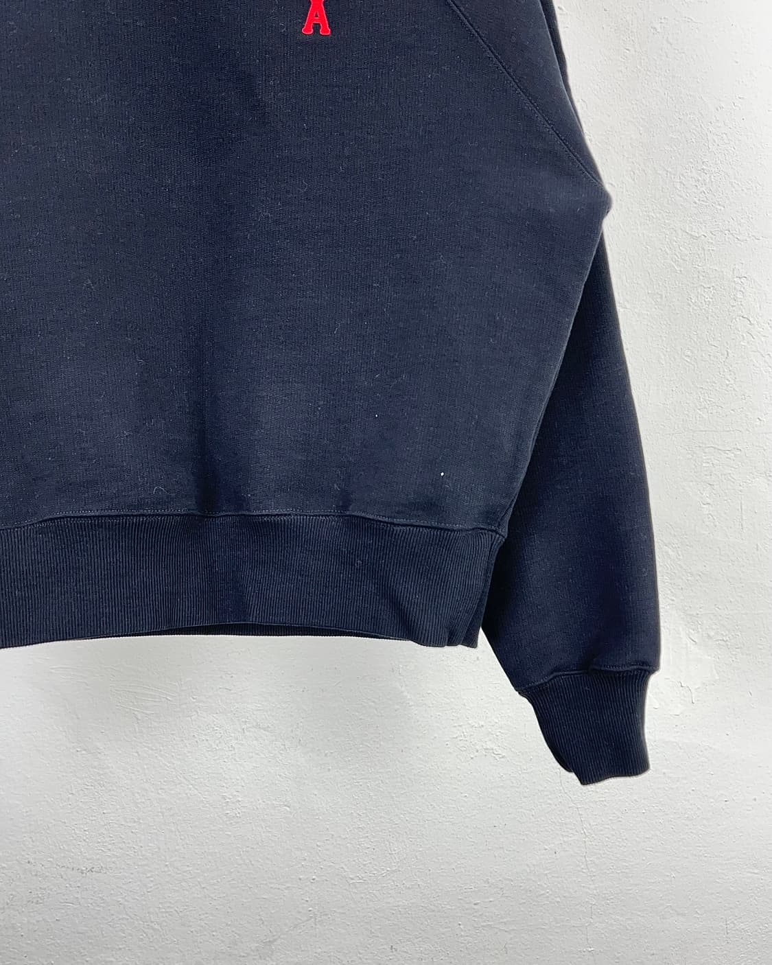 아미 21ss 블랙 스몰 하트로고 크루넥 스웨트 셔츠 상품이미지5