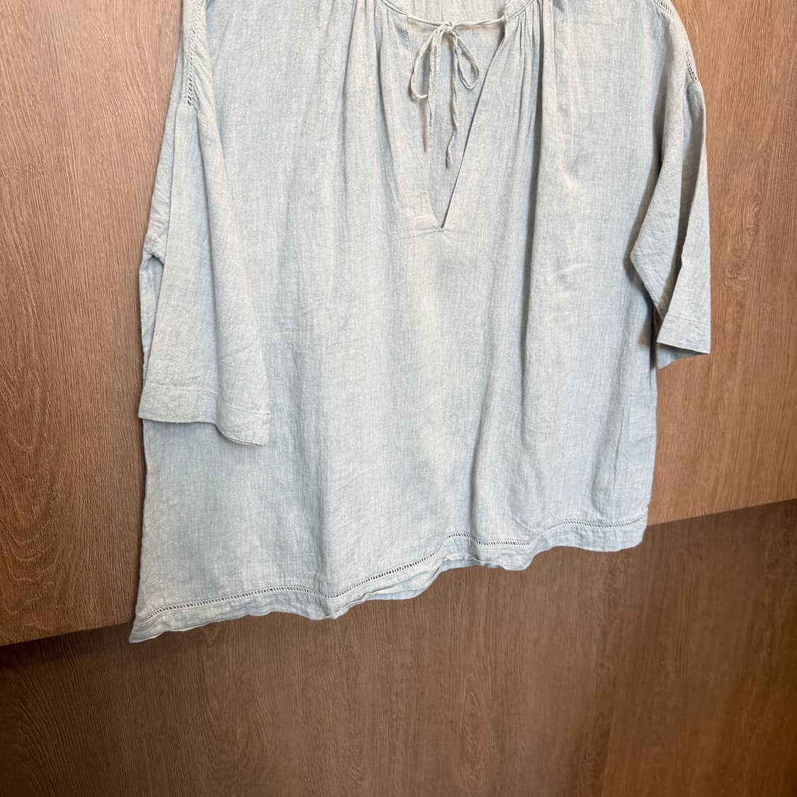 니코앤드 블라우스 하프 슬리브 넥 스트링 타이 디테일 루즈핏 라이트그레이 상품이미지4