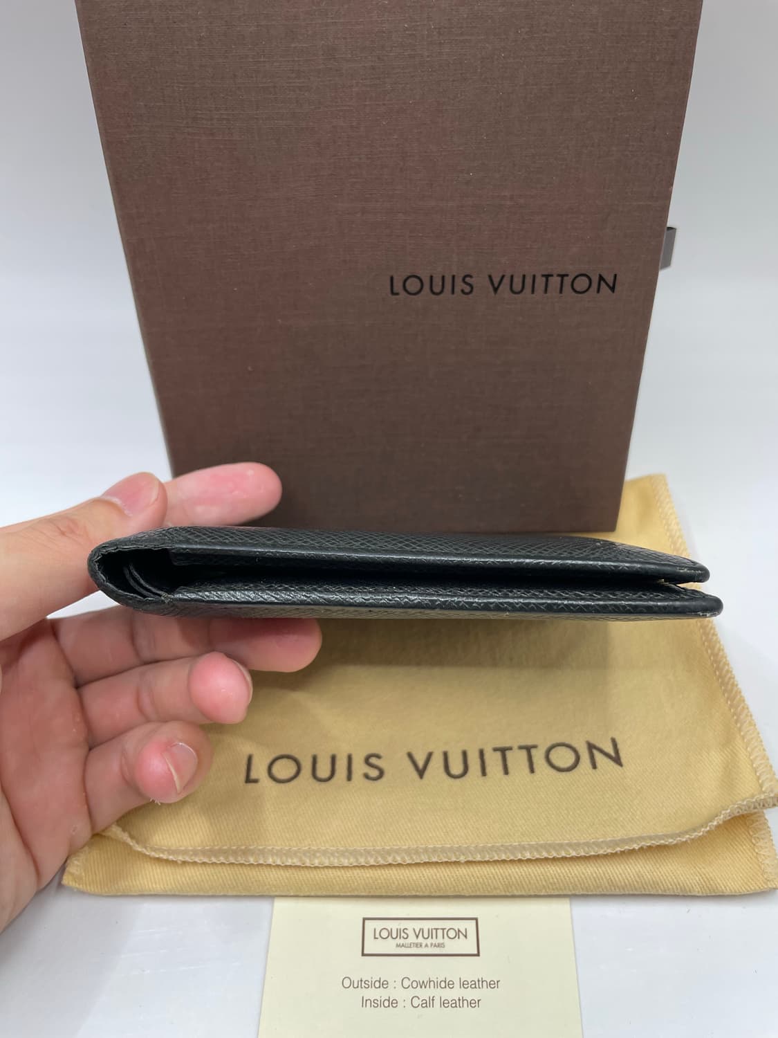 루이비통 타이가 멀티플 월릿 반지갑 블랙 상품이미지5