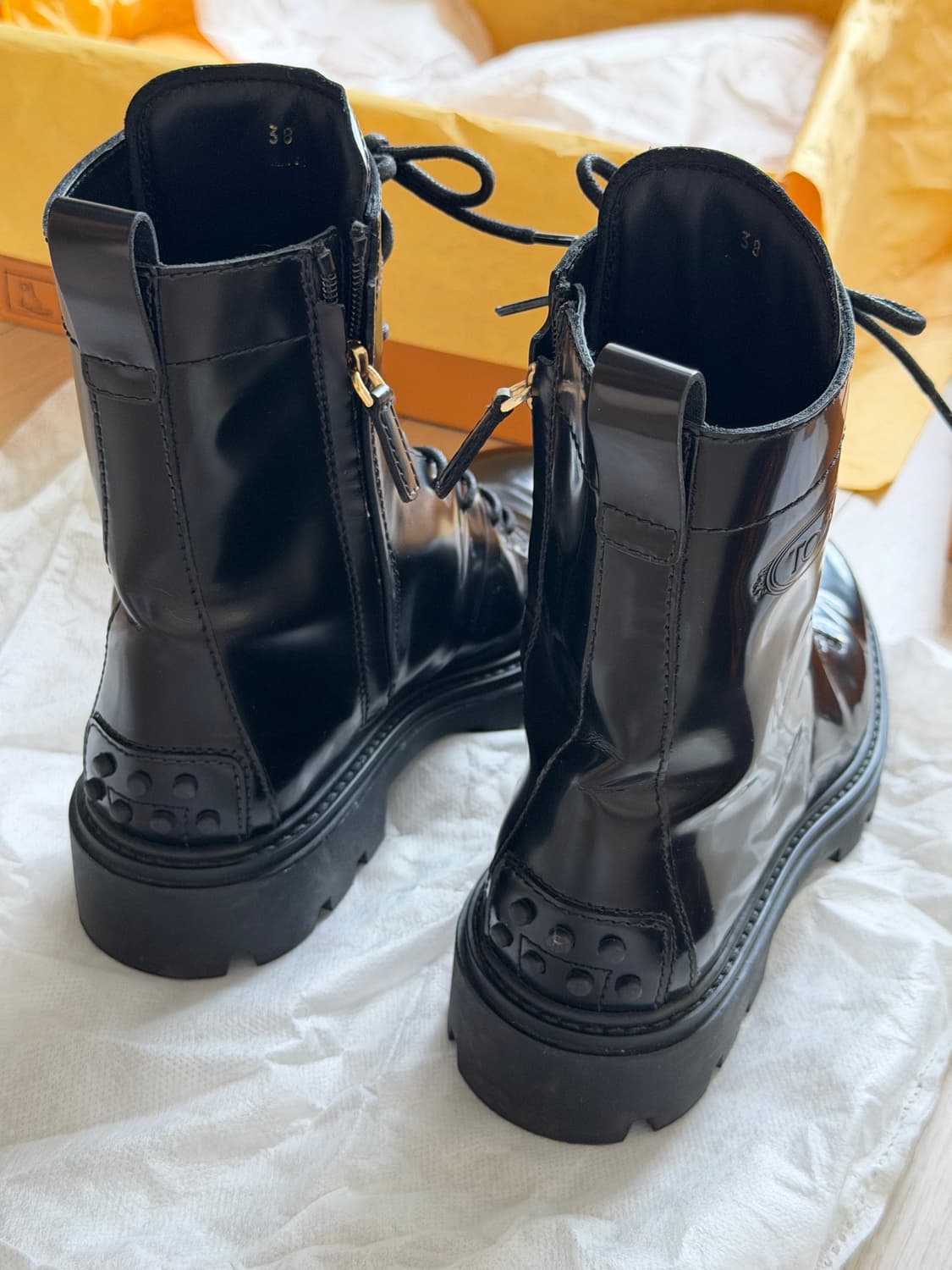 Tod’s 토즈 여성용 컴벳 부츠 미디 부츠 상품이미지2