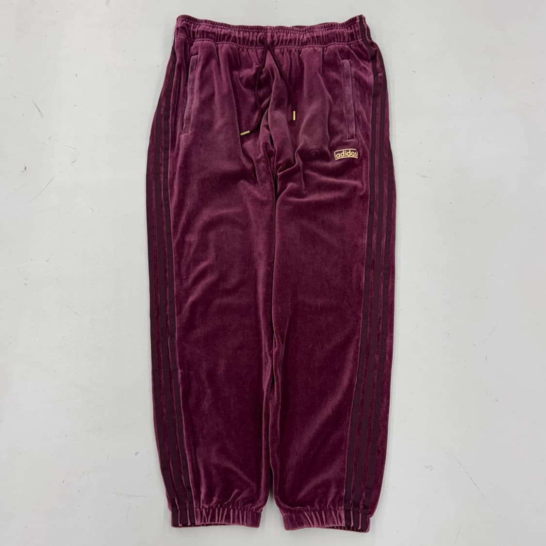 아디다스 벨벳 벨루어 버건디 삼선 트랙팬츠 상품이미지2