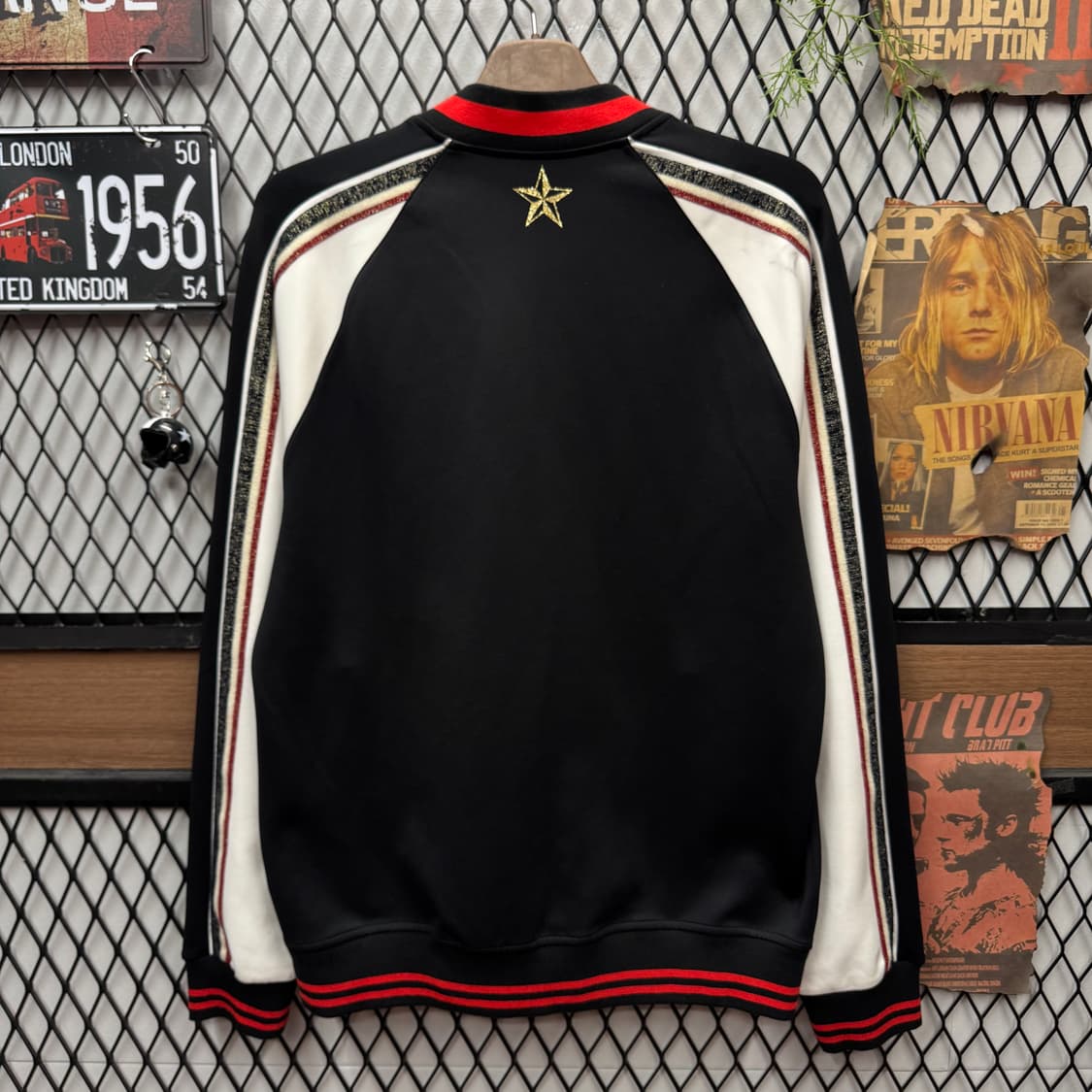 에드 하디 트랙 자켓 전면 타이거 크라운 자수 포인트 블랙 상품이미지2