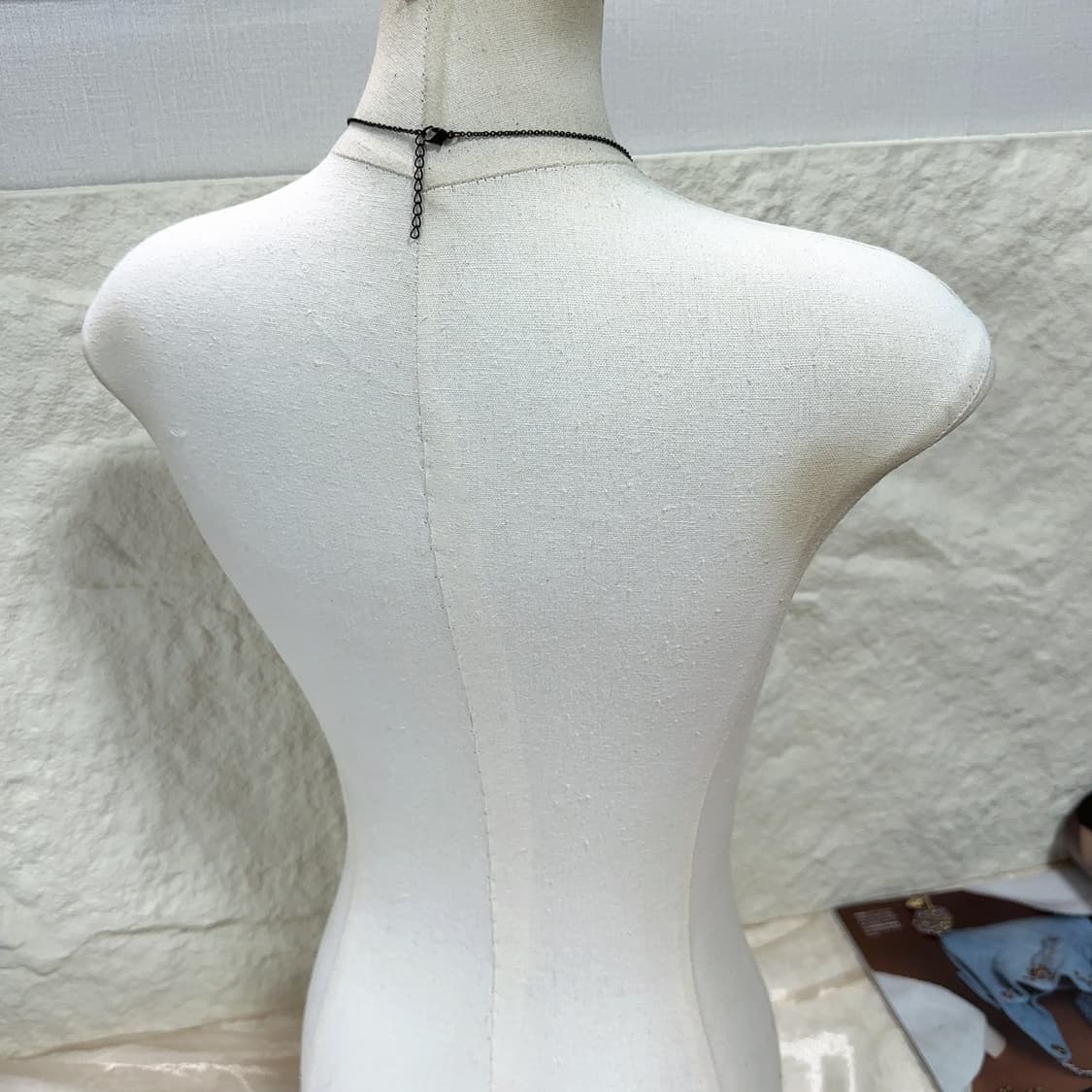 빈티지 고딕 V 디자인 목걸이 상품이미지3