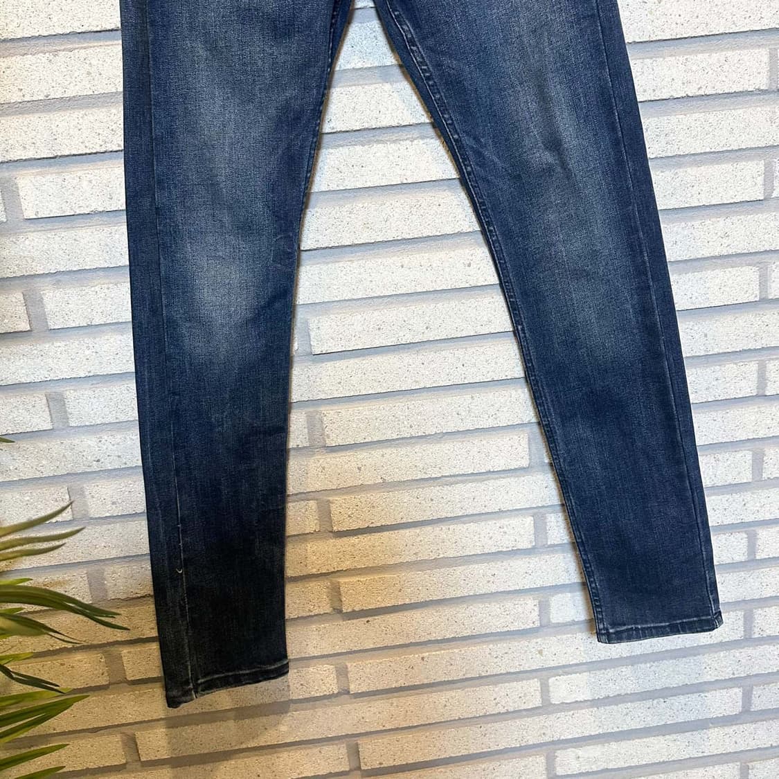 리바이스 519 스키니핏 데님팬츠 빈티지 페이딩 포켓스티치 디테일 상품이미지4