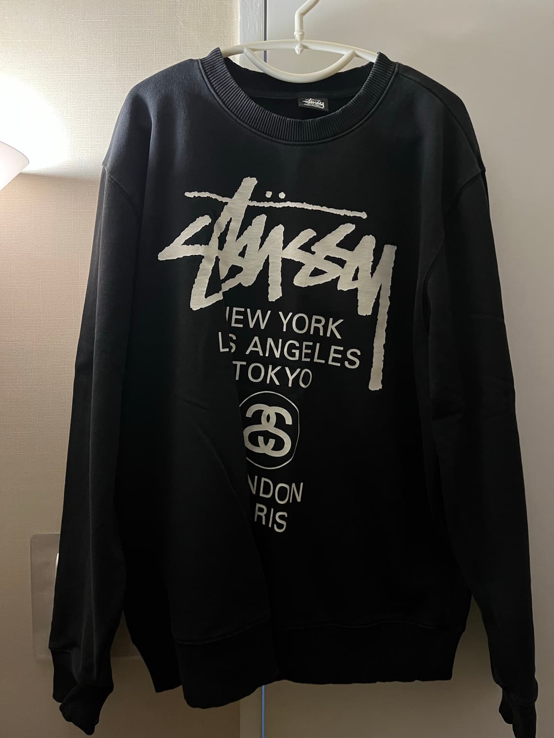 스투시 월드투어 맨투맨  상품이미지1