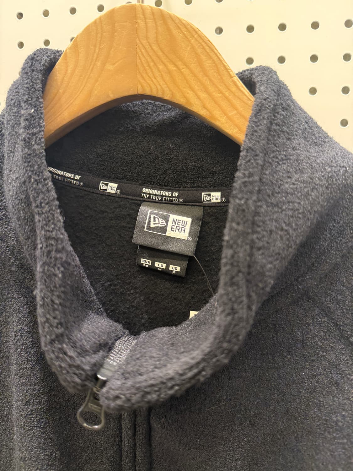 뉴에라 블랙 플리스 집업 자켓 U191 상품이미지4