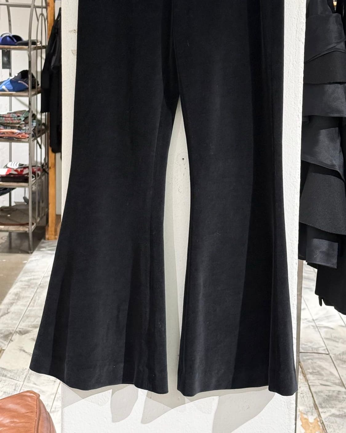 알렉산더 왕 블랙 벨벳 플레어 부츠컷 팬츠 상품이미지3