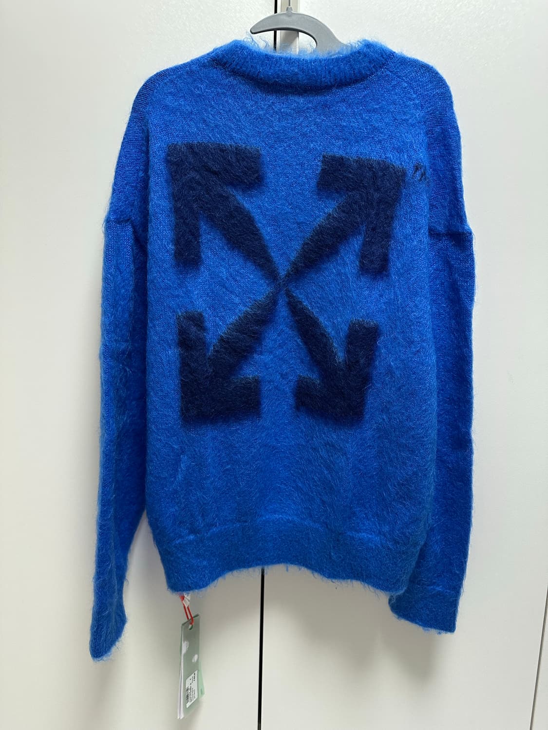 [네고 가능] 새상품 오프화이트 모헤어 앙고라 니트 블루  상품이미지1