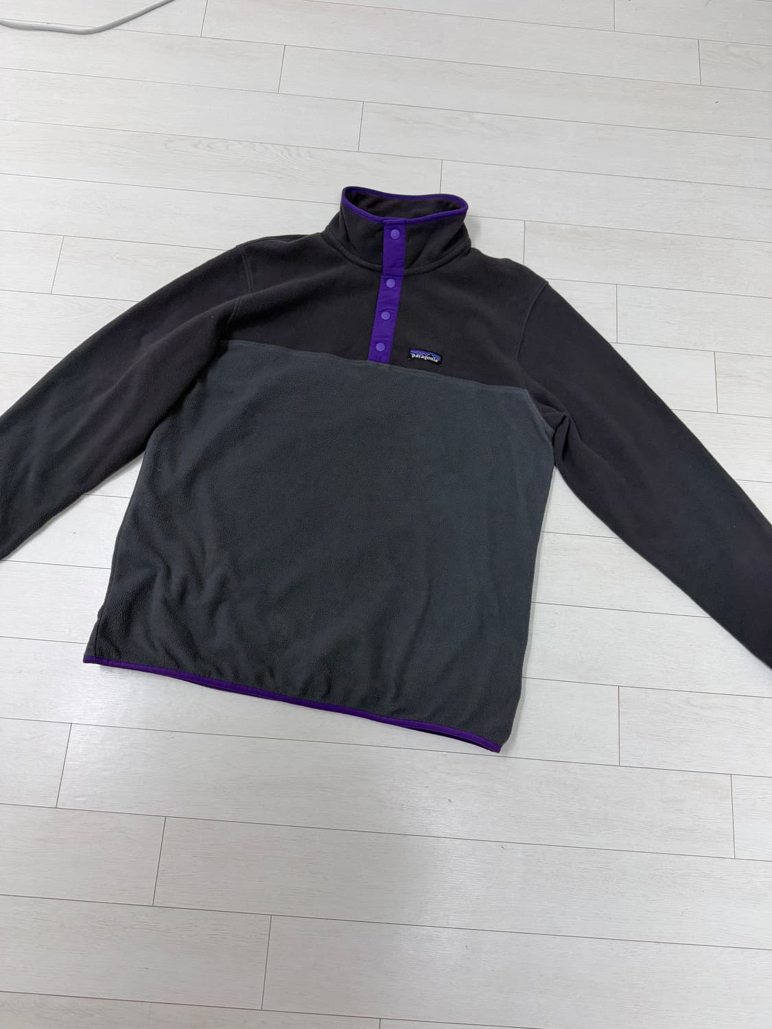 파타고니아 신칠라 M 사이즈 오염 없구 찢김도없는데  옆구리 텍이 잘린  상품이미지1