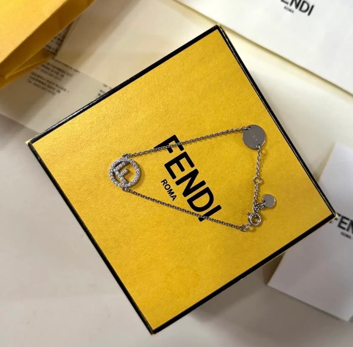 [백화점판/당일출고]펜디 F 이즈 팔찌 상품이미지3